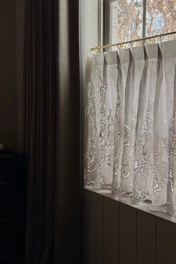 Ivory Lace Cafe Curtains for a Vintage Touch